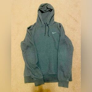 Nike adult medium sweatshirt.  Great conditipn.  No rips/stains. Barely worn.